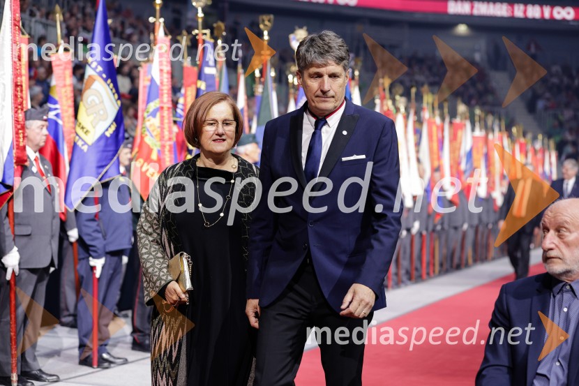  Janja  Sajovic; mag. Borut Sajovic, minister za obrambo RSSlovesnost ob 80. obletnici konca druge svetovne vojne