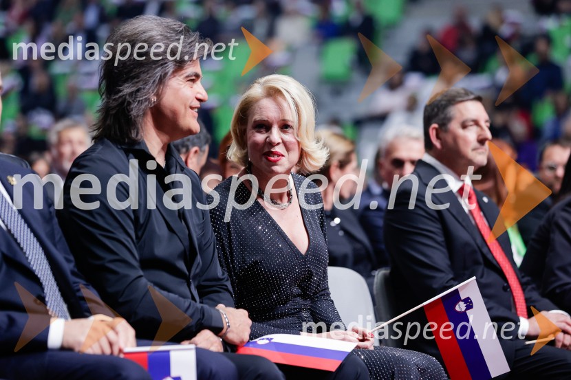  Bor Zuljan, kitarist, Šank rock; mag. Urška Klakočar Zupančič, predsednica Državnega zbora RS, podpredsednica, Gibanje SvobodaSlovesnost ob 80. obletnici konca druge svetovne vojne