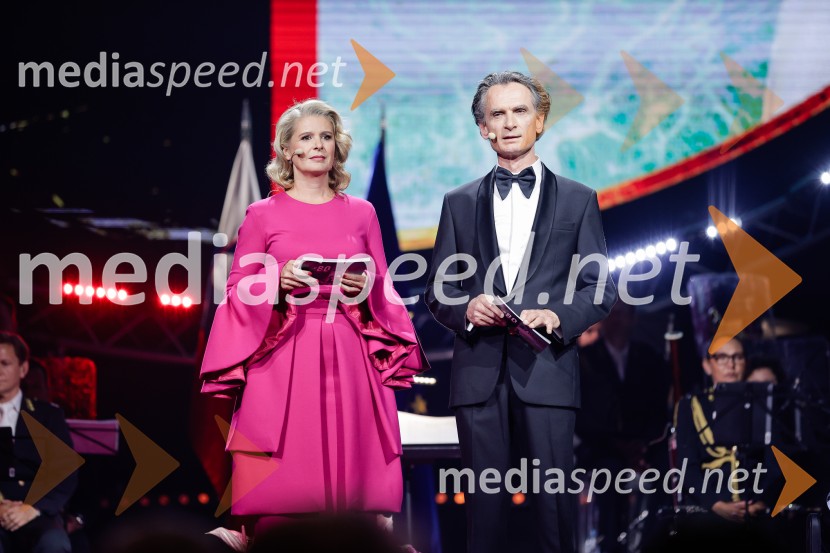  Bernarda Žarn, voditeljica;  Jure Longyka, voditeljSlovesnost ob 80. obletnici konca druge svetovne vojne