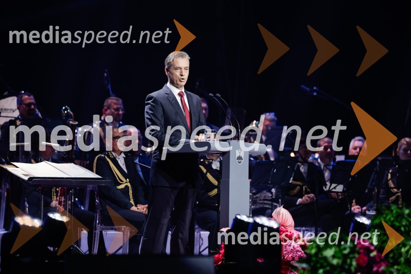 dr. Robert Golob, predsednik vlade RSSlovesnost ob 80. obletnici konca druge svetovne vojne