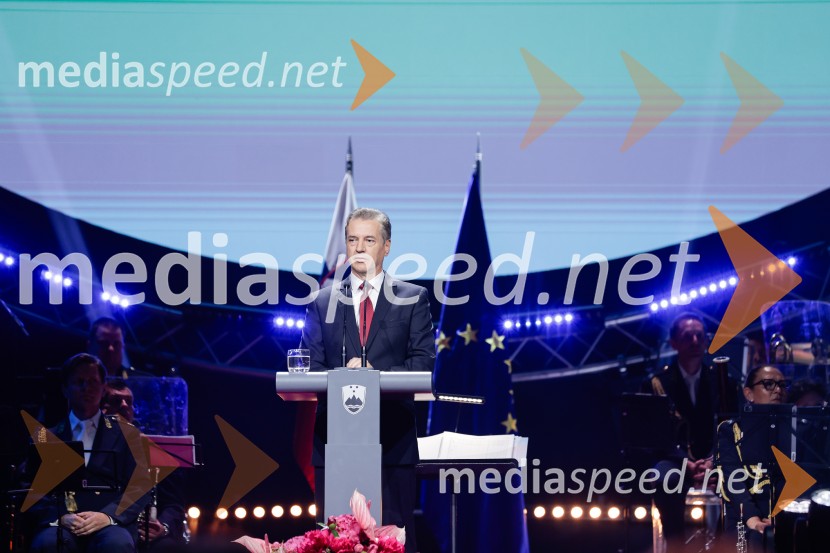 dr. Robert Golob, predsednik vlade RSSlovesnost ob 80. obletnici konca druge svetovne vojne