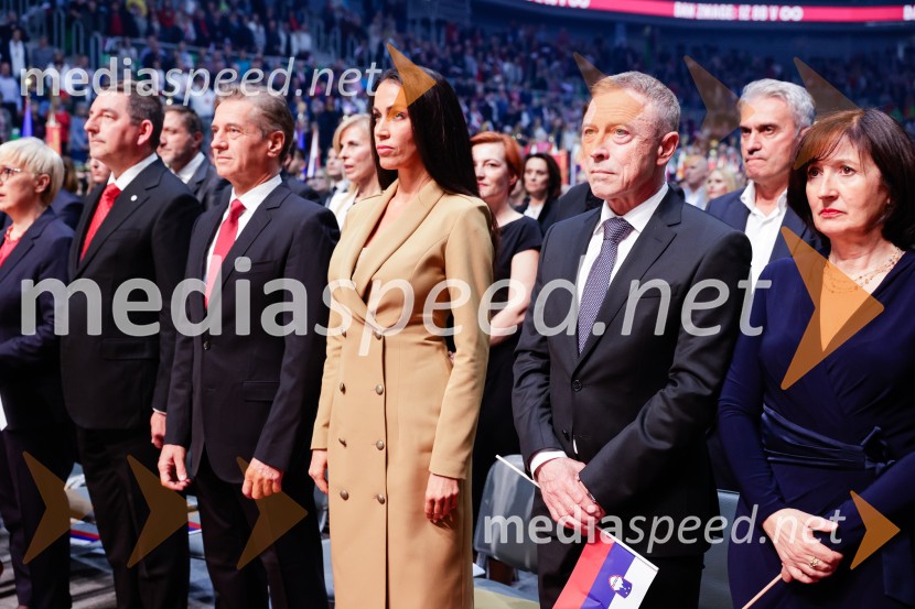 dr. Robert Golob, predsednik vlade RS;  Tina Gaber, fotomodelSlovesnost ob 80. obletnici konca druge svetovne vojne