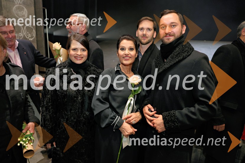  ... ;  ... ;  ... ;  Boštjan  Petek, zboristHamlet, premiera Opere in Baleta SNG Maribor