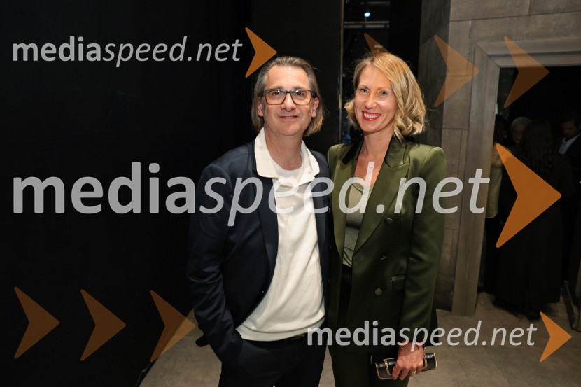  Aleksandar  Popovski, režiser, umetniški direktor Drame SNG Maribor;  Mateja Kožuh, producentka in joga učiteljica MS7Hamlet, premiera Opere in Baleta SNG Maribor