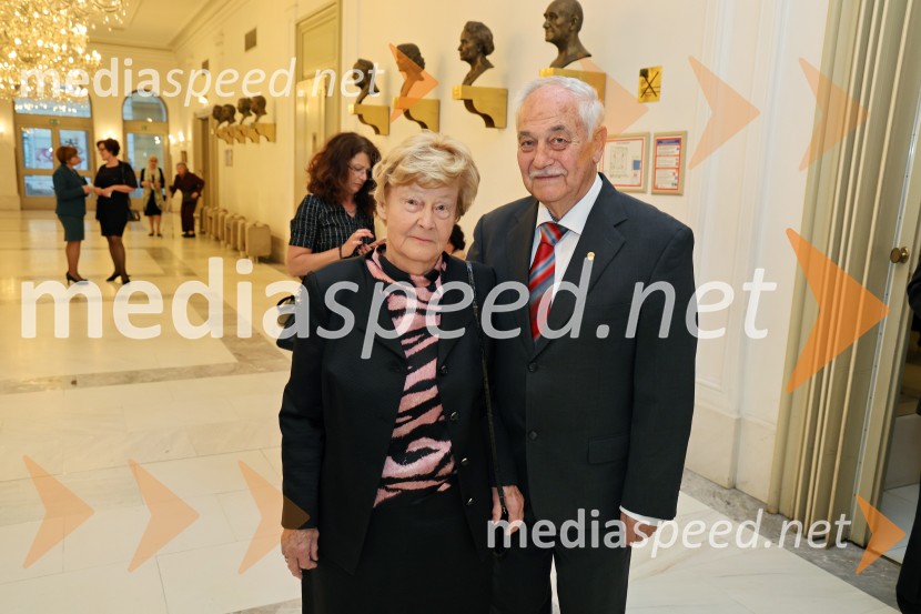  Alojzija Moge-Čas, odvetnica;  Rudi Moge, nekdanji poslanecHamlet, premiera Opere in Baleta SNG Maribor