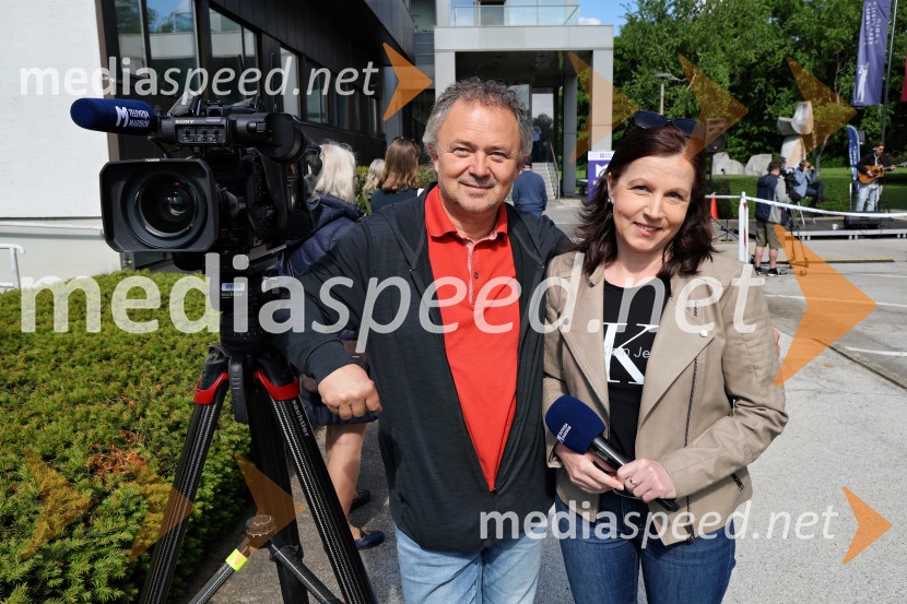  ... ;  Ana Bučar, novinarkaRadio Maribor praznoval okroglih 80 let