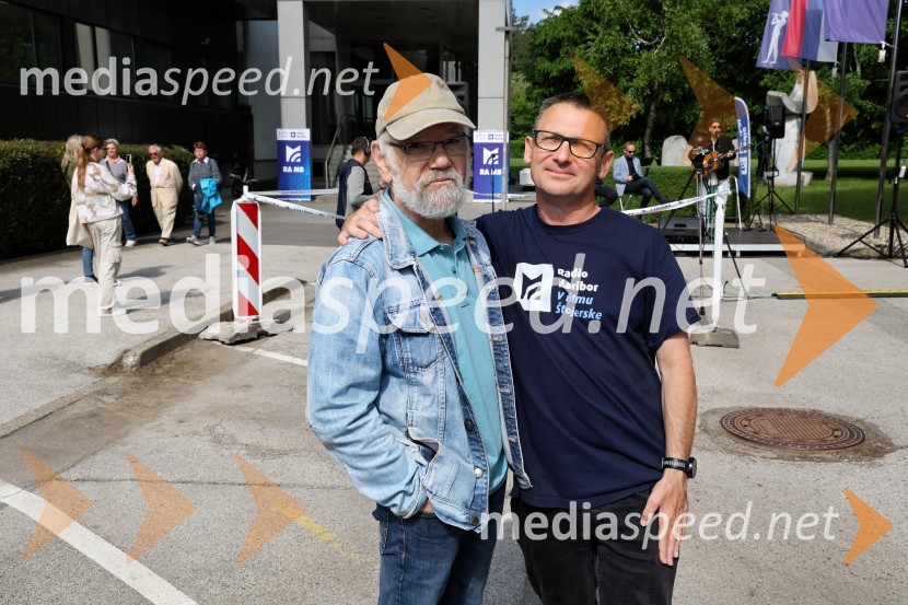  Slavko Hohnjec, nekdanji tonski mojster Radio Maribor;  Robert Zajšek, moderator, Radio MariborRadio Maribor praznoval okroglih 80 let
