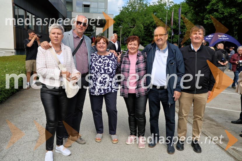  Alenka Trglec Munda, tajništvo, Radio Maribor;  Ivo Smogavec, tonski mojster, Radio Maribor;  Milena Gorjup;  Marina Maričnik, marketing, Radio Maribor;  Drago Marušič;  Matjaž MarušičRadio Maribor praznoval okroglih 80 let
