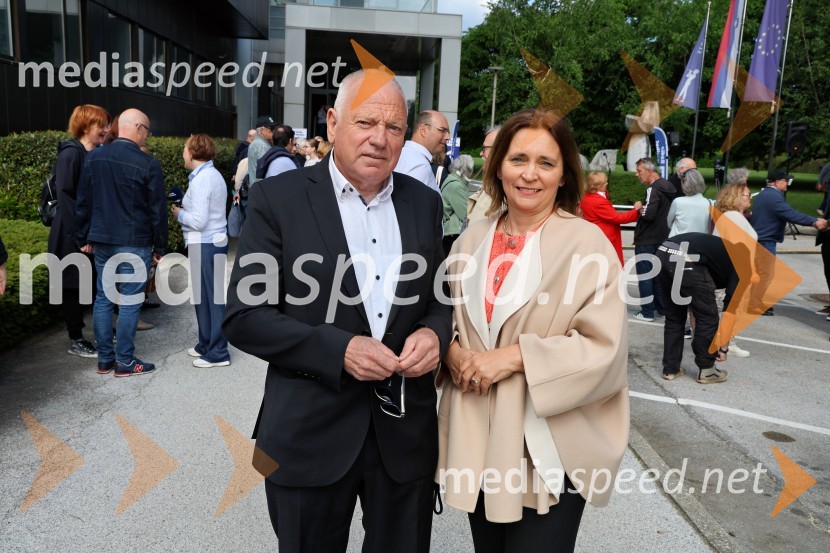  Srečko Trglec, nekdanji urednik, Radio RSI; prof. dr. Suzana  Žilič Fišer , predstojnica Inštituta za medijske komunikacije na FERIRadio Maribor praznoval okroglih 80 let