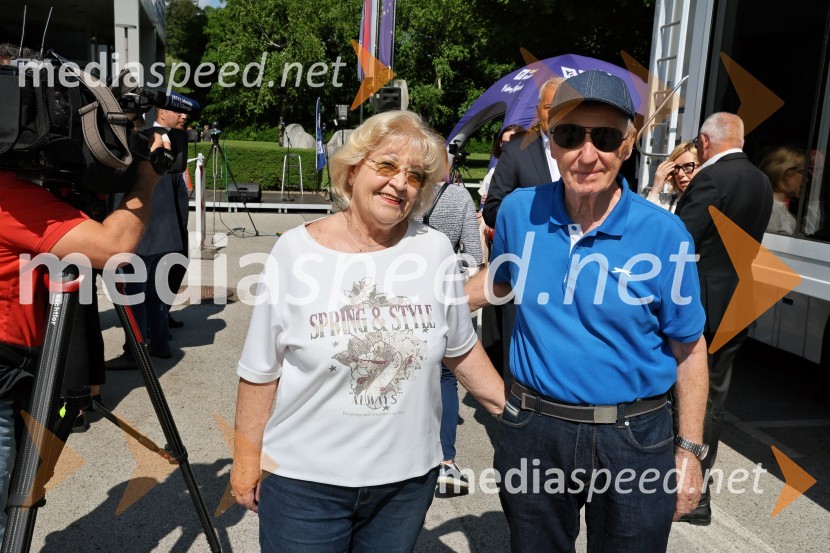  Manja Pašek;  Darko Pašek, nekdanji urednik Radia MariborRadio Maribor praznoval okroglih 80 let