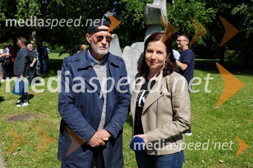  Marjan Šrimpf, novinar RTV, filmski ustvarjalec;  Ana Bučar, novinarkaRadio Maribor praznoval okroglih 80 let