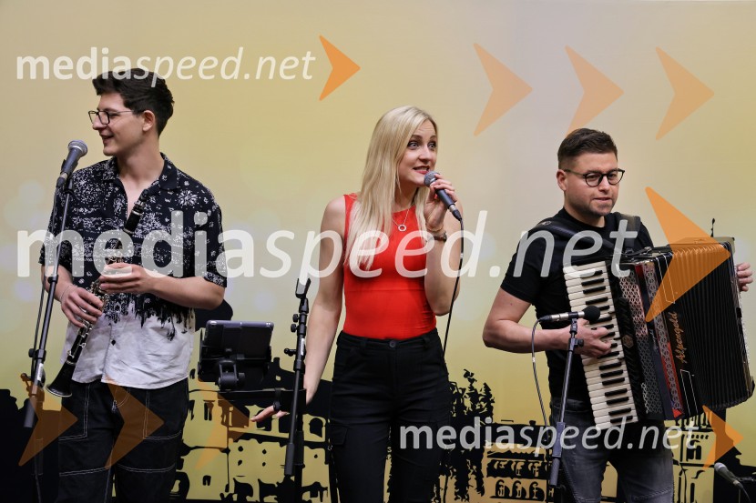  Žak Petrič Grajfoner, S.O.S. kvintet;  Kaja Humski, pevka;  Mitja Marko, S.O.S. kvintetRadio Maribor praznoval okroglih 80 let