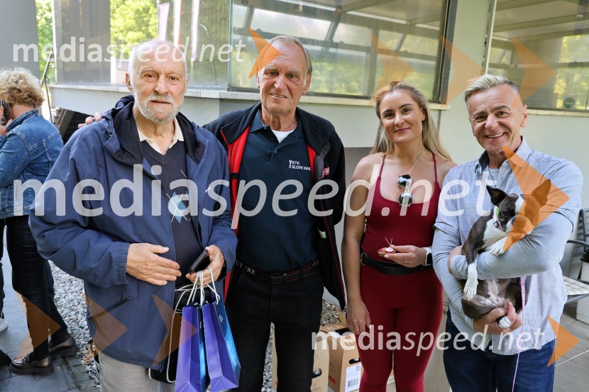  Alen Jelen, režiser, dramaturg, umetniški vodja, igralec;  ... ;  ... ;  ... Radio Maribor praznoval okroglih 80 let