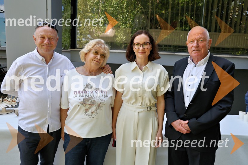  Stane Kocutar, mestni viničar, skrbnik Stare trte, novinar Radia Maribor, zgodovinar;  Manja Pašek;  Vesna Martinec, odgovorna urednica Radia Maribor;  Srečko Trglec, nekdanji urednik, Radio RSIRadio Maribor praznoval okroglih 80 let