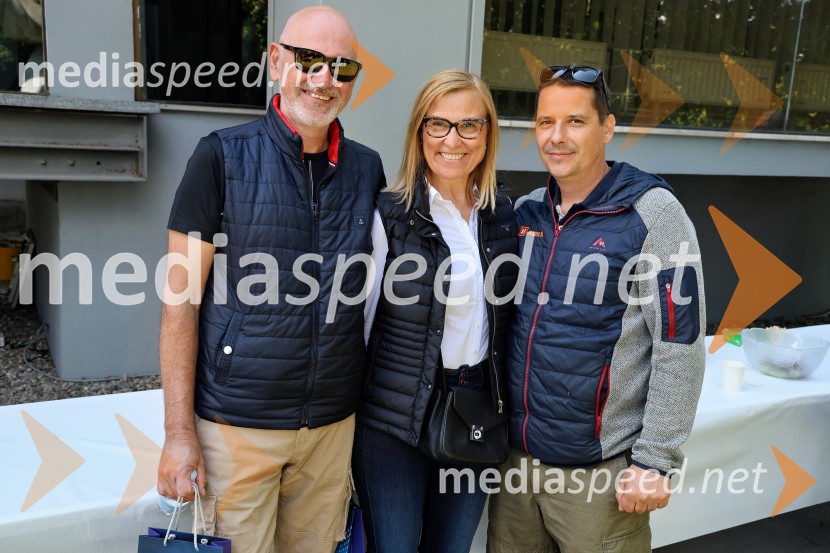  ... ;  Cvetka Žirovnik;  ... Radio Maribor praznoval okroglih 80 let