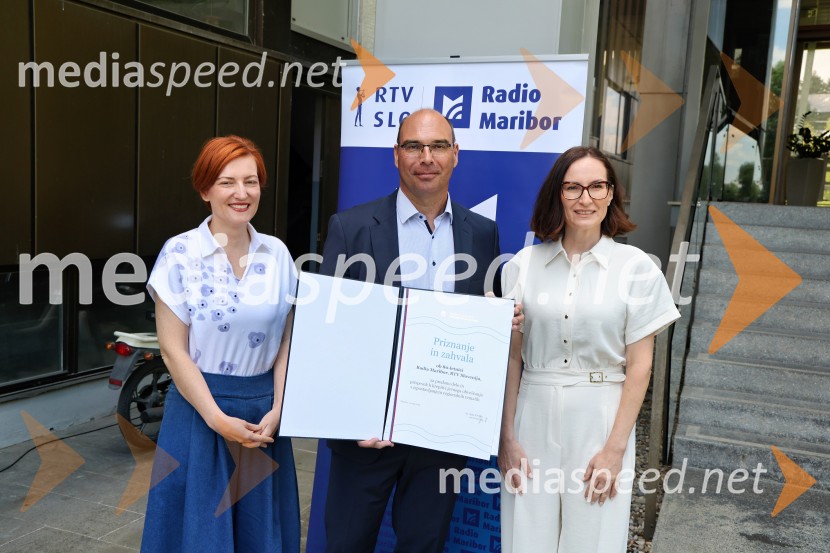 dr. Asta Vrečko, ministrica za kulturo;  Matej Žunkovič, v. d. vodje Regionalnega RTV-centra Maribor;  Vesna Martinec, odgovorna urednica Radia MariborRadio Maribor praznoval okroglih 80 let