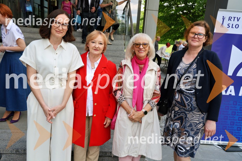  Vesna Martinec, odgovorna urednica Radia Maribor;  Ida Baš, voditeljica;  ... ;  Lidija Cokan, v.d. urednica dnevnega programaRadio Maribor praznoval okroglih 80 let