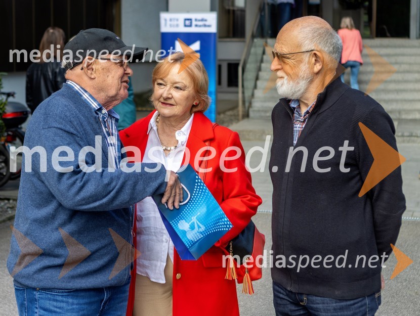  Tone Stupan;  Ida Baš, voditeljica;  Igor BašRadio Maribor praznoval okroglih 80 let