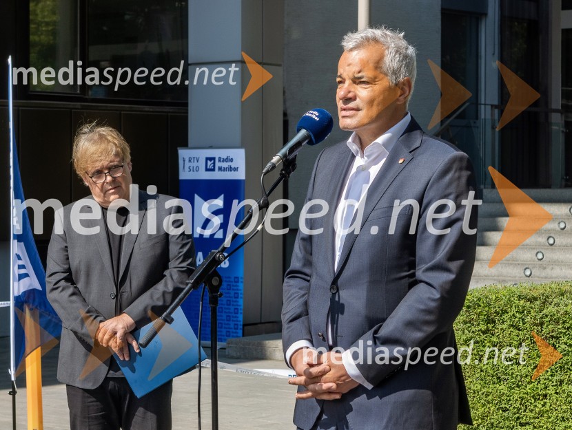  Teo Bostič, napovedovalec;  Aleksander Saša Arsenovič, župan, Mestna občina MariborRadio Maribor praznoval okroglih 80 let