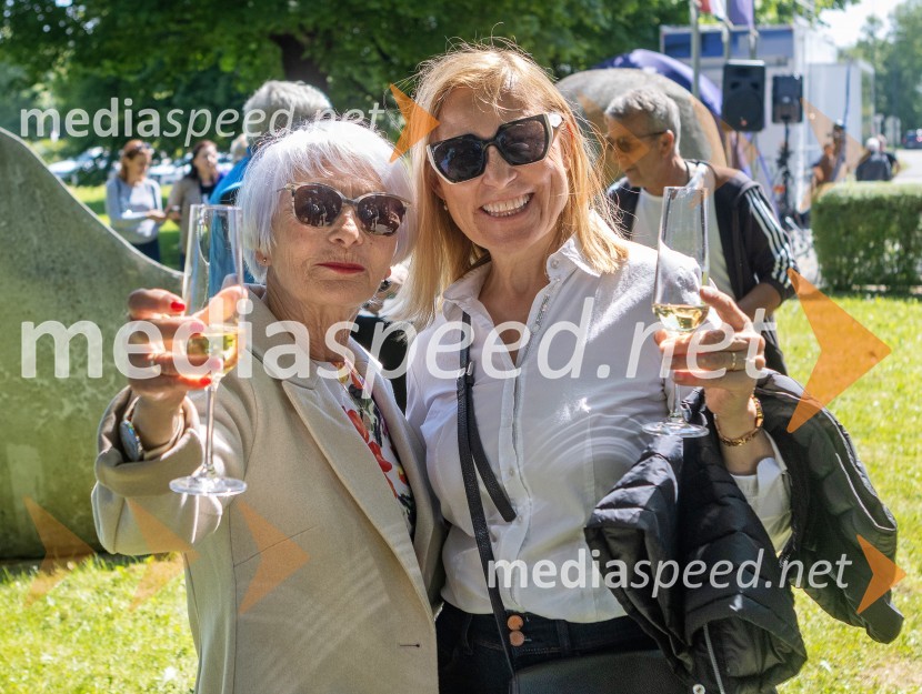  Ivanka Mulec Ploj, predsednica Glasbene matice Ljubljana;  Cvetka ŽirovnikRadio Maribor praznoval okroglih 80 let