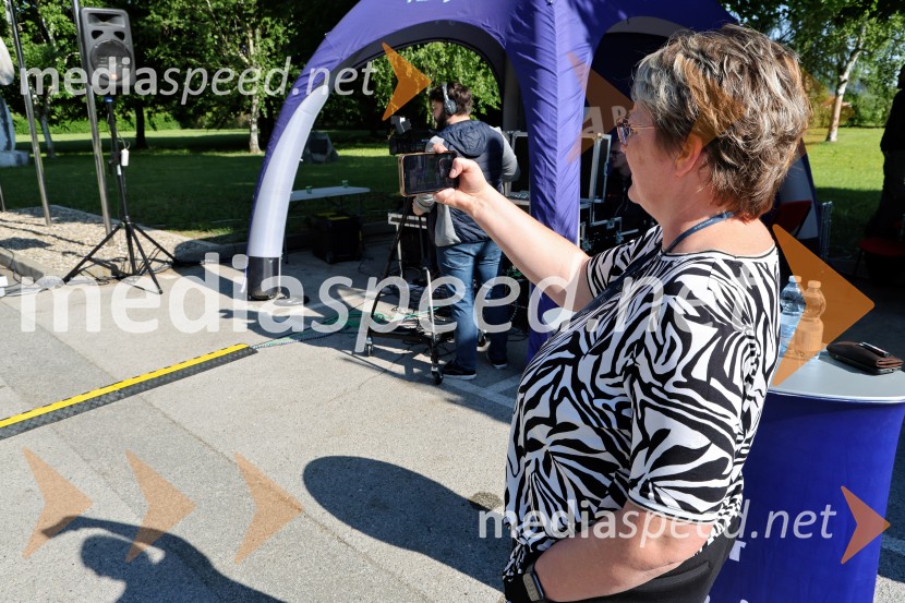  Nina Cverlin, RTV SlovenijaRadio Maribor praznoval okroglih 80 let