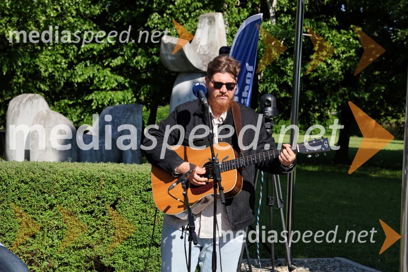  Žan  Videc, glasbenikRadio Maribor praznoval okroglih 80 let