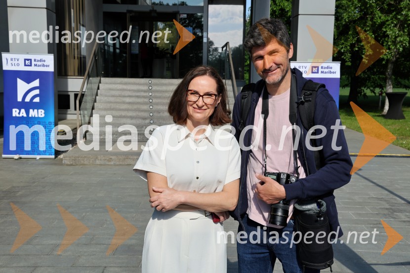  Vesna Martinec, odgovorna urednica Radia Maribor;  Miloš VujinovićRadio Maribor praznoval okroglih 80 let