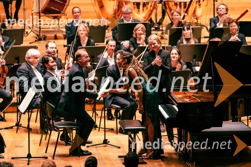  Aleksander Javornik, navijač;  ... ;  Isata Kanneh-Mason, pianistkaOrkester Residentie iz Haaga v Cankarjevem domu