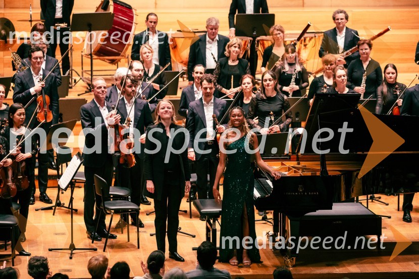  Ruth Reinhardt, dirigentka;  Isata Kanneh-Mason, pianistkaOrkester Residentie iz Haaga v Cankarjevem domu