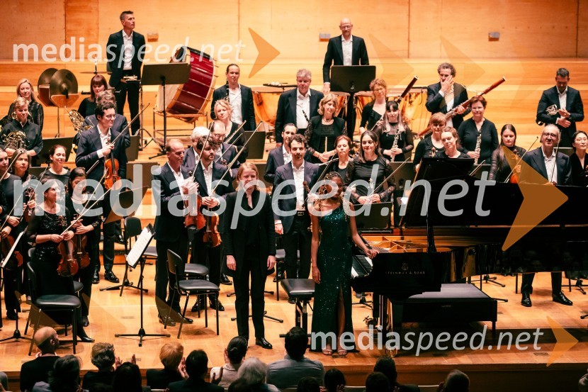  Ruth Reinhardt, dirigentka;  Isata Kanneh-Mason, pianistkaOrkester Residentie iz Haaga v Cankarjevem domu