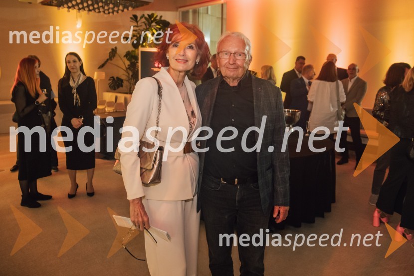  Darinka Pavlič Kamien, strokovnjakinja za komuniciranje; dr. Peter KamienOrkester Residentie iz Haaga v Cankarjevem domu