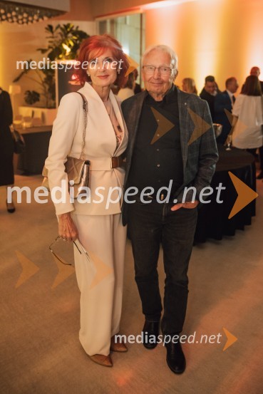  Darinka Pavlič Kamien, strokovnjakinja za komuniciranje; dr. Peter KamienOrkester Residentie iz Haaga v Cankarjevem domu