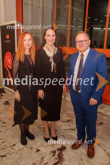  Zvezdana Lazar, Cankarjev dom;  Sara Mitrović, višja pravna svetovalka, Mercator; mag. Aleš Drenik, vodja programa resne glasbe, opere in balet, Cankarjev domOrkester Residentie iz Haaga v Cankarjevem domu