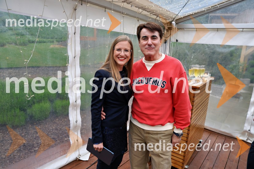  Špela Pokeržnik, glasbenica in novinarka;  ... Kulinarično-glasbeni večer na Štajerski sivki z Nino Pušlar in Filipom Matjažem