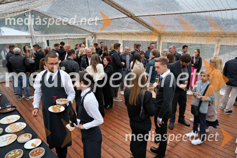 Kulinarično-glasbeni večer na Štajerski sivki z Nino Pušlar in Filipom Matjažem