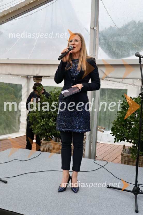  Špela Pokeržnik, glasbenica in novinarkaKulinarično-glasbeni večer na Štajerski sivki z Nino Pušlar in Filipom Matjažem