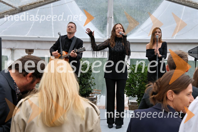  Nina Pušlar, pevkaKulinarično-glasbeni večer na Štajerski sivki z Nino Pušlar in Filipom Matjažem