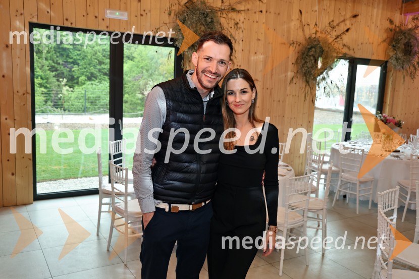 Kulinarično-glasbeni večer na Štajerski sivki z Nino Pušlar in Filipom Matjažem