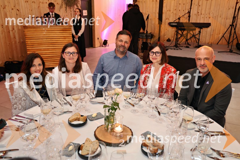 Kulinarično-glasbeni večer na Štajerski sivki z Nino Pušlar in Filipom Matjažem