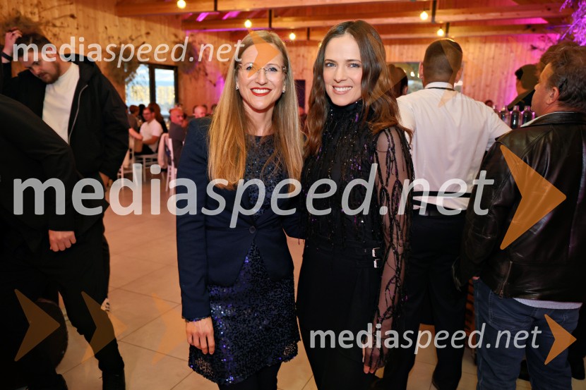  Špela Pokeržnik, glasbenica in novinarka;  Nina Pušlar, pevkaKulinarično-glasbeni večer na Štajerski sivki z Nino Pušlar in Filipom Matjažem