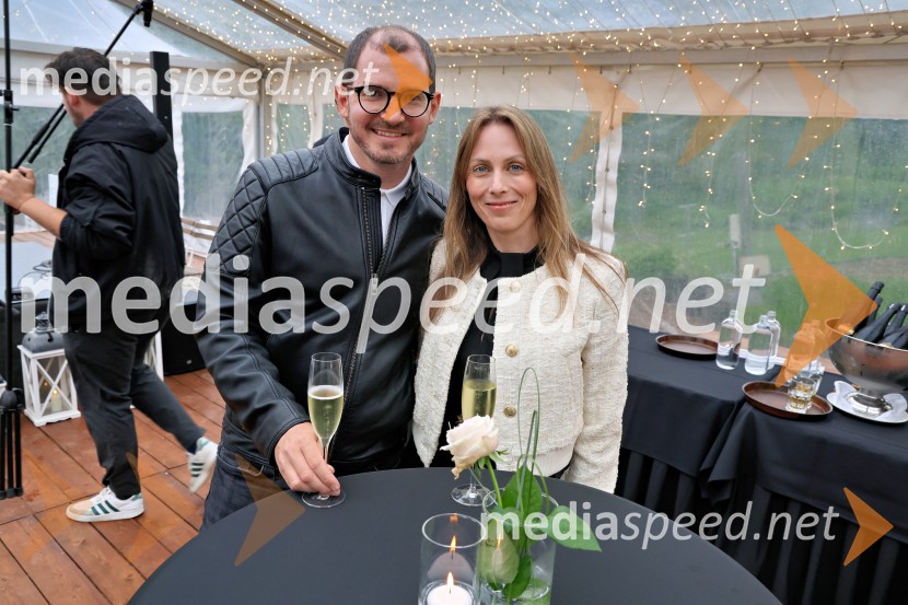 Kulinarično-glasbeni večer na Štajerski sivki z Nino Pušlar in Filipom Matjažem