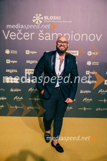  Tilen Lotrič, pevecVečer šampionov 2025, Smučarska zveza Slovenije