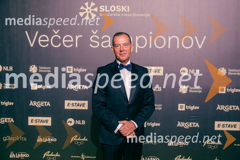  Enzo Smrekar, predsednik uprave Droge Kolinske in glavni direktor strateškega poslovnega področja v Atlantic Grupi, predsednik SZS, podpredsednik Olimpijskega komiteja SlovenijeVečer šampionov 2025, Smučarska zveza Slovenije