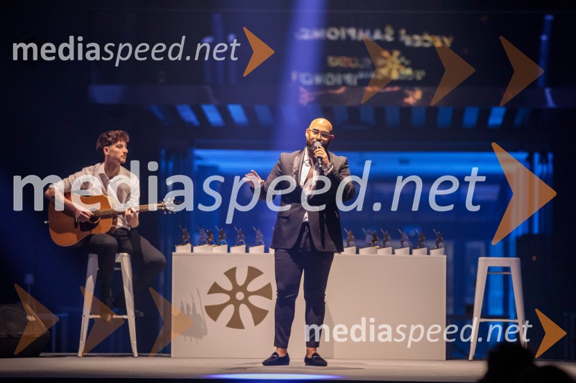  Tilen Lotrič, pevecVečer šampionov 2025, Smučarska zveza Slovenije