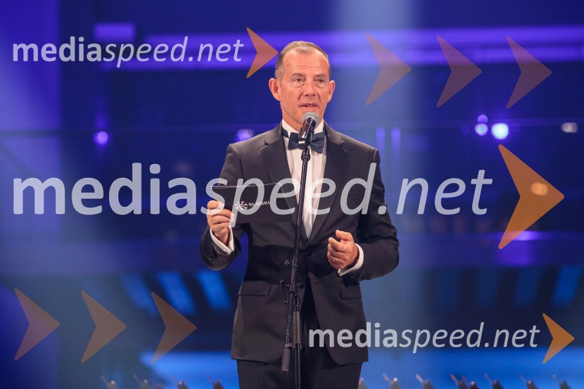  Enzo Smrekar, predsednik uprave Droge Kolinske in glavni direktor strateškega poslovnega področja v Atlantic Grupi, predsednik SZS, podpredsednik Olimpijskega komiteja SlovenijeVečer šampionov 2025, Smučarska zveza Slovenije