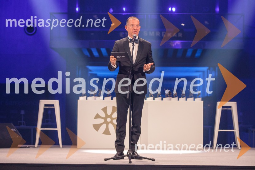  Enzo Smrekar, predsednik uprave Droge Kolinske in glavni direktor strateškega poslovnega področja v Atlantic Grupi, predsednik SZS, podpredsednik Olimpijskega komiteja SlovenijeVečer šampionov 2025, Smučarska zveza Slovenije