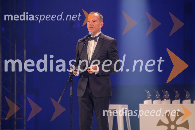  Enzo Smrekar, predsednik uprave Droge Kolinske in glavni direktor strateškega poslovnega področja v Atlantic Grupi, predsednik SZS, podpredsednik Olimpijskega komiteja SlovenijeVečer šampionov 2025, Smučarska zveza Slovenije