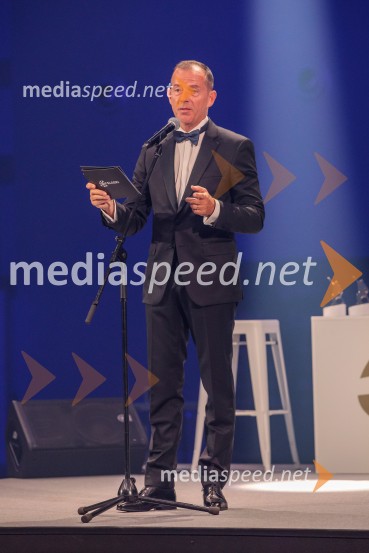  Enzo Smrekar, predsednik uprave Droge Kolinske in glavni direktor strateškega poslovnega področja v Atlantic Grupi, predsednik SZS, podpredsednik Olimpijskega komiteja SlovenijeVečer šampionov 2025, Smučarska zveza Slovenije