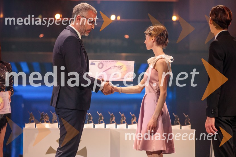  ... ;  Nika  Prevc, smučarska skakalkaVečer šampionov 2025, Smučarska zveza Slovenije