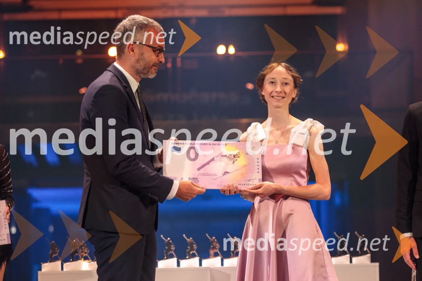  ... ;  Nika  Prevc, smučarska skakalkaVečer šampionov 2025, Smučarska zveza Slovenije